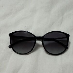 CHANEL Elegant Black Sunglasses